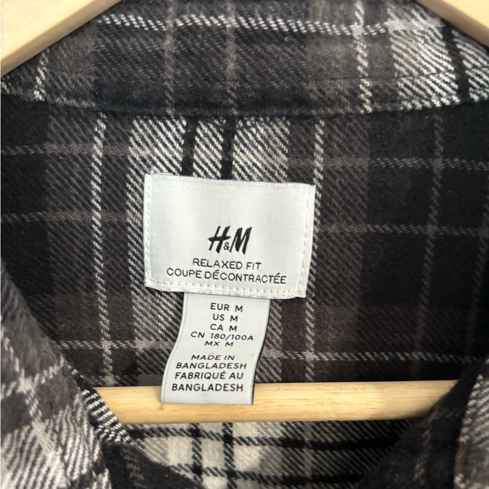 H&M black and white plaid cotton twill Button-Up Shirt - Picture 11 of 13